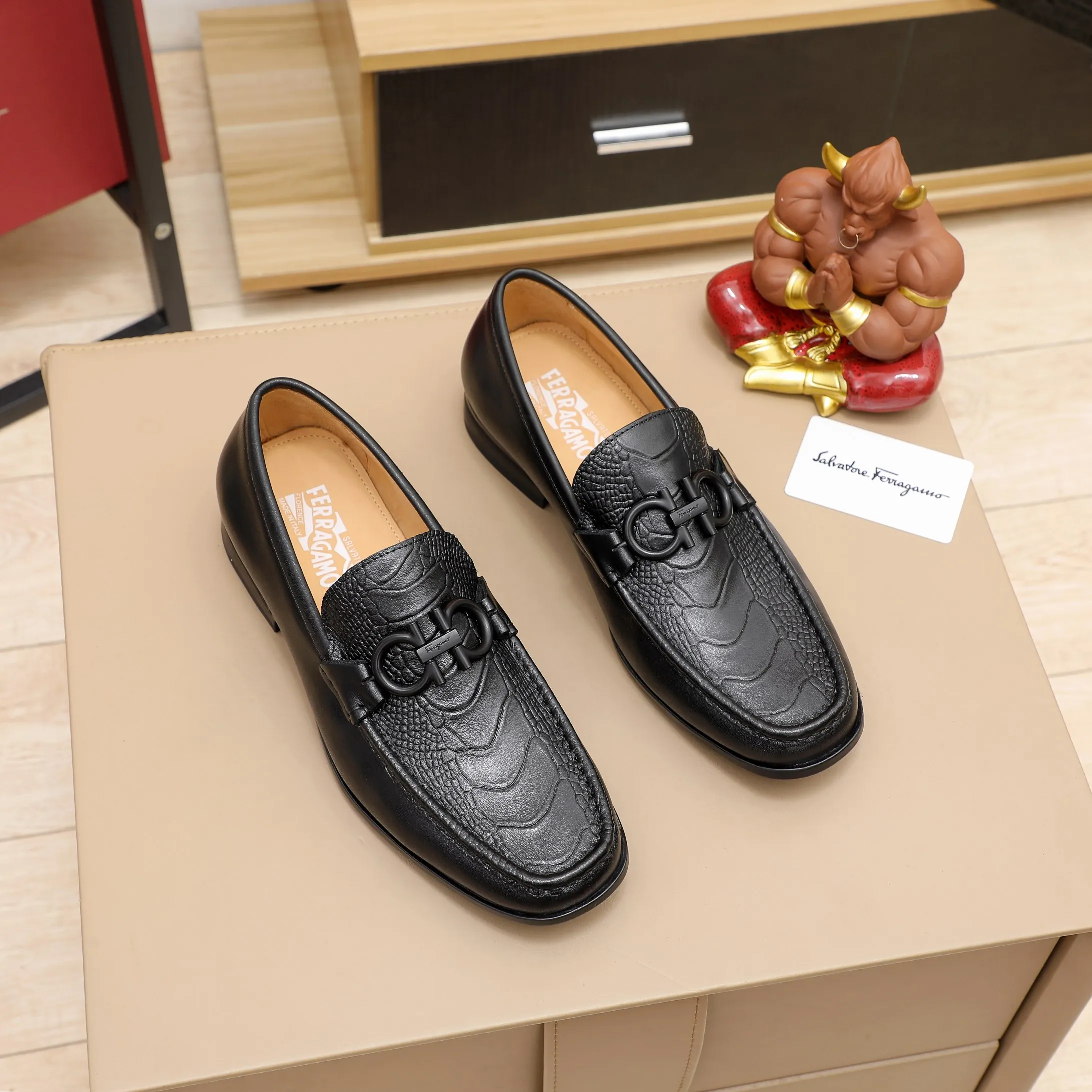 Men's shoes 💰540🕷🕷🐂【Ferragamo】Ferragamo Popular fashionable casual shoes🇨🇳Official website counter 1:1 production, original mold opening💯Good quality visible, imported high-end first-layer waxed calfskin, water-dyed🐂leather lining🌿very clear texture, high-quality waterproof, non-slip and wear-resistant outsole🎋high quality and low price, truly handmade🍓Black optional! Code number 38-45……